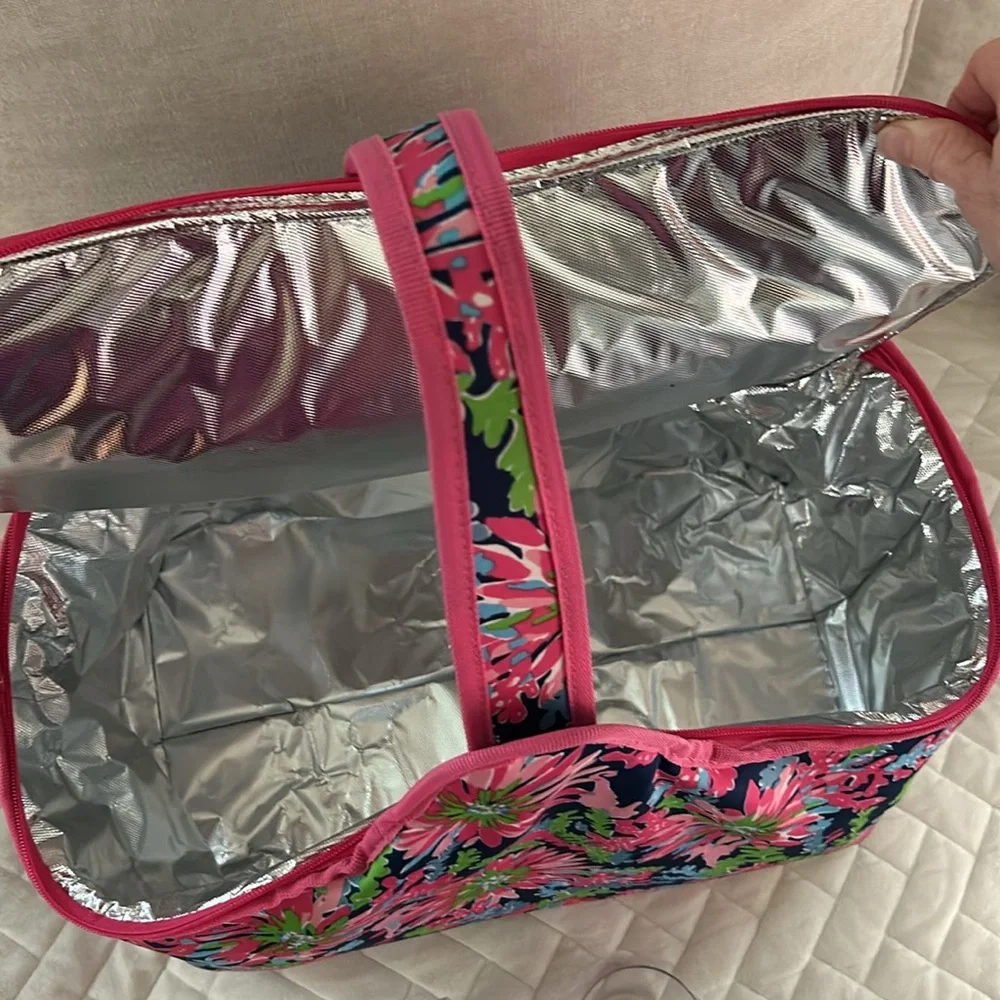 Lilly Pulitzer Insulated Tote/Bag - Picture 7 of 9
